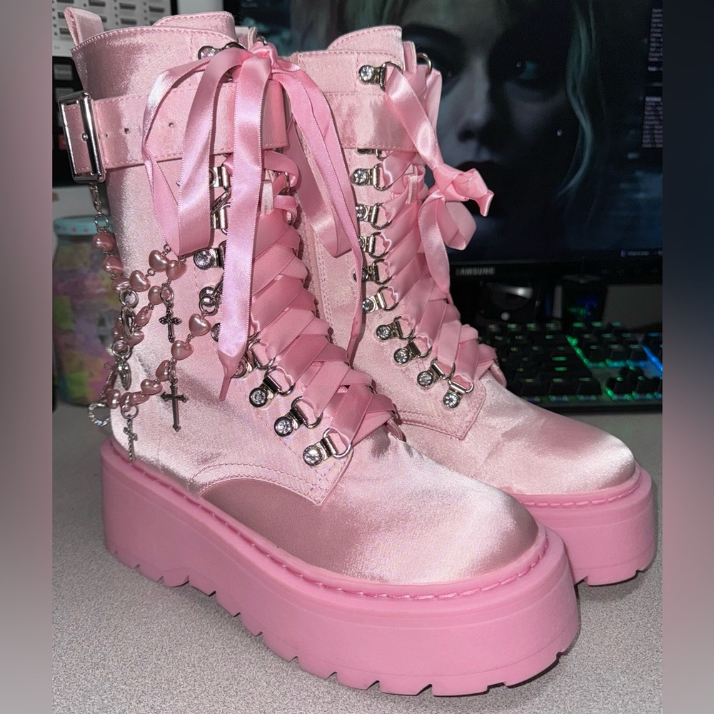 ✨🆕 DK Sugar Thrillz Holy Revelation Pink Combat Boots Size 7